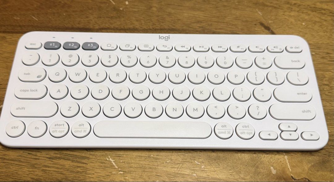 Logitech K380 Bluetooth Keyboard White (Category: Computer Keyboard) located in Makati City. Submitted by agent_k (Listing ID 1470283637, Image 1). Description: Logitech K380 Bluetooth Keyboard (White) No issues; perfect condition.