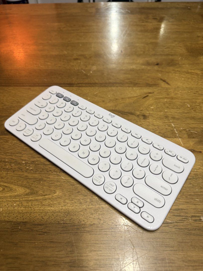 Logitech K380 Bluetooth Keyboard White (Category: Computer Keyboard) located in Makati City. Submitted by agent_k (Listing ID 1470283637, Image 3). Description: Logitech K380 Bluetooth Keyboard (White) No issues; perfect condition.