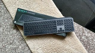 Logitech POP Keys Wireless Mechanical Keyboard with Wrist Rest ...