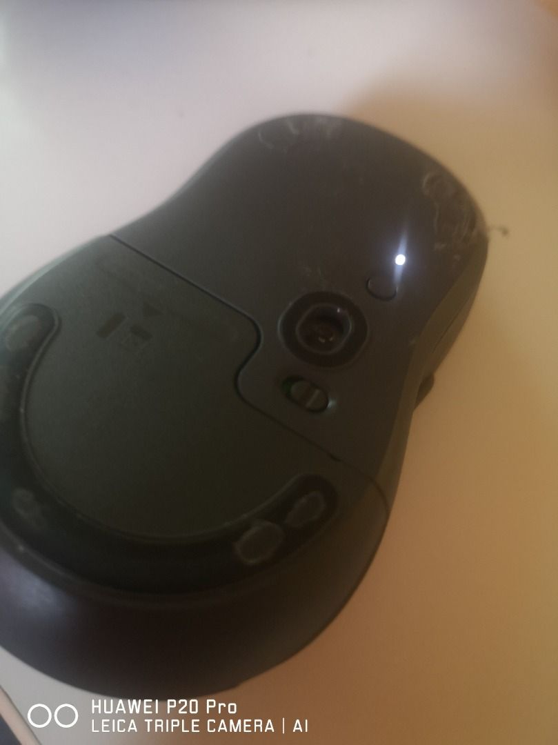 Logitech Wireless Mouse (Category: Mouse & Mousepads) located in Kuala Lumpur. Submitted by cmliew40961 (Listing ID 1470152860, Image 1). Description: - Brand: Logitech Wireless Mouse - Condition: Fully functional, connects easily, minor scuff marks on glide pads from daily desktop use - Features: Optical sensor, power switch, battery compartment, and white status indicator light - Reason for selling: not used to wireless - COD available in Malay