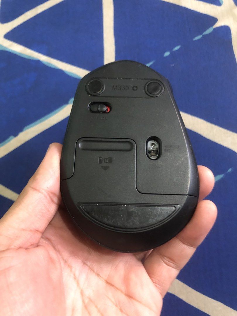 Logitech wireless mouse m330 (Category: Mouse & Mousepads) located in Quezon City. Submitted by markgolveo (Listing ID 1470142662, Image 3). Description: Logitech wireless mouse m330 Authentic Tested working properly.