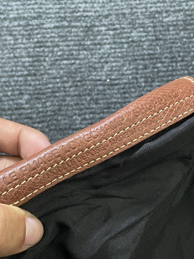 Long champ tote bag (Category: Luxury Bags & Wallets) located in Cagayan de Oro. Submitted by mrs.dani (Listing ID 1470209447, Image 3). Description: Excellent codition No issue Dm for more details .