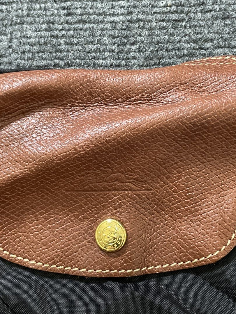 Long champ tote bag (Category: Luxury Bags & Wallets) located in Cagayan de Oro. Submitted by mrs.dani (Listing ID 1470209447, Image 2). Description: Excellent codition No issue Dm for more details .
