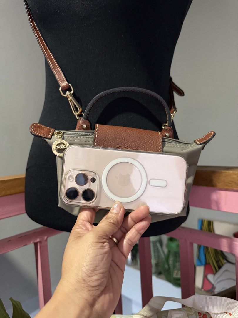Longchamp (Category: Cross-body Bags) located in Manila. Submitted by coolwolf_7f4c0e (Listing ID 1470196476, Image 3). Description: Longchamp mini.