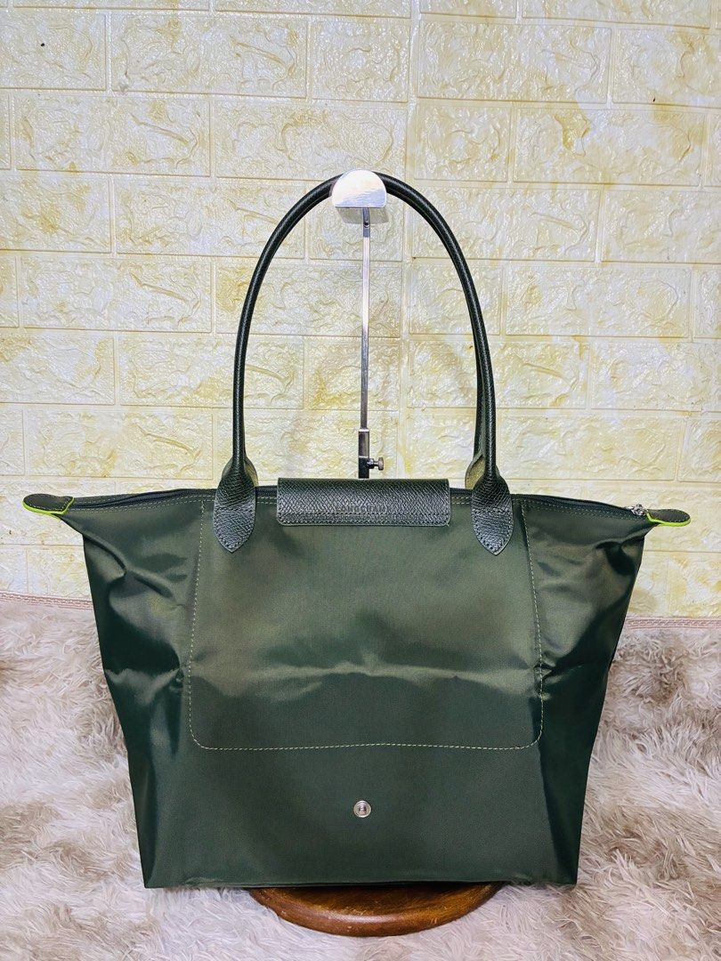 Longchamp Long Handle Large (Category: Tote Bags) located in Subic. Submitted by anabananaco. (Listing ID 1470251791, Image 3). Description: 👌 Guaranteed authentic. 👜 Preloved Bags 🎌 From Japan 🇯🇵 📦 Shipping Fee c/o buyer thru J&T or LBC. .