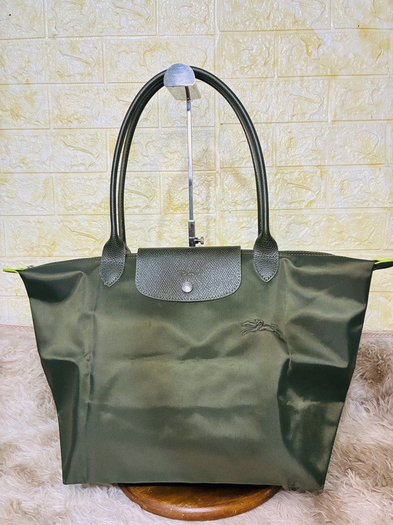 Longchamp Long Handle Large (Category: Tote Bags) located in Subic. Submitted by anabananaco. (Listing ID 1470251791, Image 2). Description: 👌 Guaranteed authentic. 👜 Preloved Bags 🎌 From Japan 🇯🇵 📦 Shipping Fee c/o buyer thru J&T or LBC. .