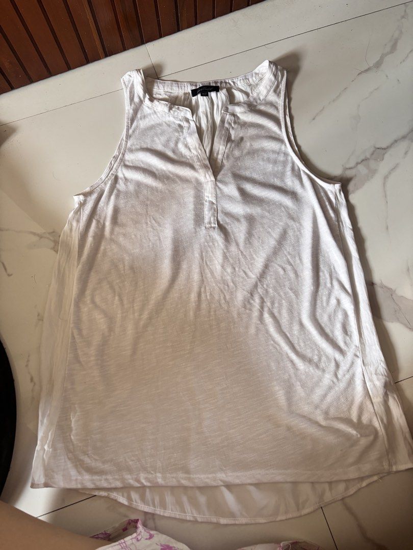 Lord & Taylor White Sleeveless (Category: Sleeveless) located in Manila. Submitted by minieiv._ (Listing ID 1470206420, Image 3). Description: * Pre-loved * Slightly used, 8/10 * US bought * Size: XS but can fit medium frame * RFS: Decluttering * Meetup: Puregold San Mateo, Ampid Mercury.