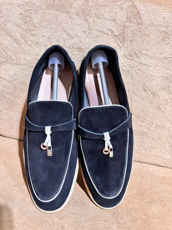 Loro Piana (Category: Sneakers & Footwear) located in Dumaguete. Submitted by camillaolshoppe2 (Listing ID 1470214644, Image 1). Description: 1st time makakuha nito for men size 44 ang ganda ni LORO P😍.