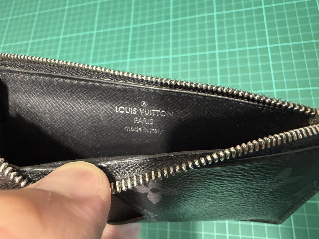 Louis Vuitton card holder (Category: Luxury Bags & Wallets) located in Makati City. Submitted by georgenien (Listing ID 1470164486, Image 3). Description: Louis Vuitton used card holder.