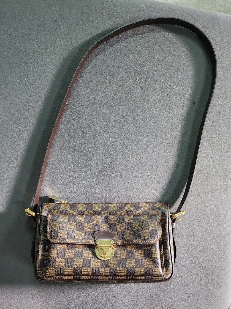 Louis Vuitton Damier Ravelo Small (Category: Luxury Bags & Wallets) located in Mandaluyong City. Submitted by amps.ae (Listing ID 1470302502, Image 1). Description: Condition : 8.5/10 ( it doesnt have any major flaw like crack or anything that affects function.; only minor which includes signs of usage) Inclusions : dustbag, paperbag Pick up at my house or meet up any for peace of mind.