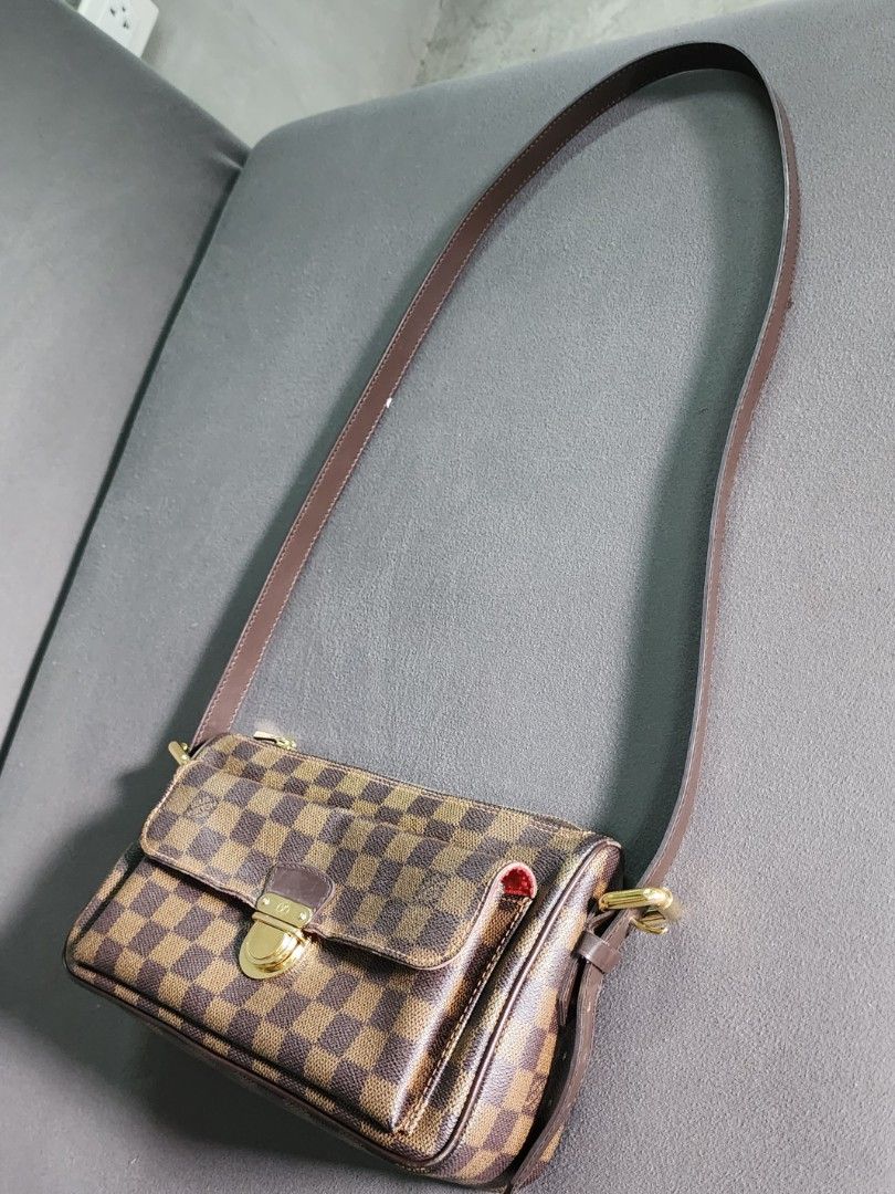 Louis Vuitton Damier Ravelo Small (Category: Luxury Bags & Wallets) located in Mandaluyong City. Submitted by amps.ae (Listing ID 1470302502, Image 2). Description: Condition : 8.5/10 ( it doesnt have any major flaw like crack or anything that affects function.; only minor which includes signs of usage) Inclusions : dustbag, paperbag Pick up at my house or meet up any for peace of mind.