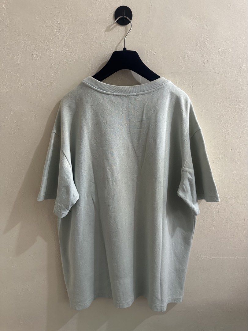 Louis Vuitton Monogram 3D Pocket T-Shirt (Category: Formal Shirts) located in Digos. Submitted by jayarshop (Listing ID 1470226741, Image 3). Description: - Condition: Good condition, 8/10 pre-owned condition. Slight discoloration in some areas. - Size: L (Large) Width 24 Length 28 - Color: Mint Green - Material: 100% Cotton (Premium textured knit fabric) - Origin: Made in Italy (Style Code: RM232Q TCL HIY49W) Features: - All-over embossed signat