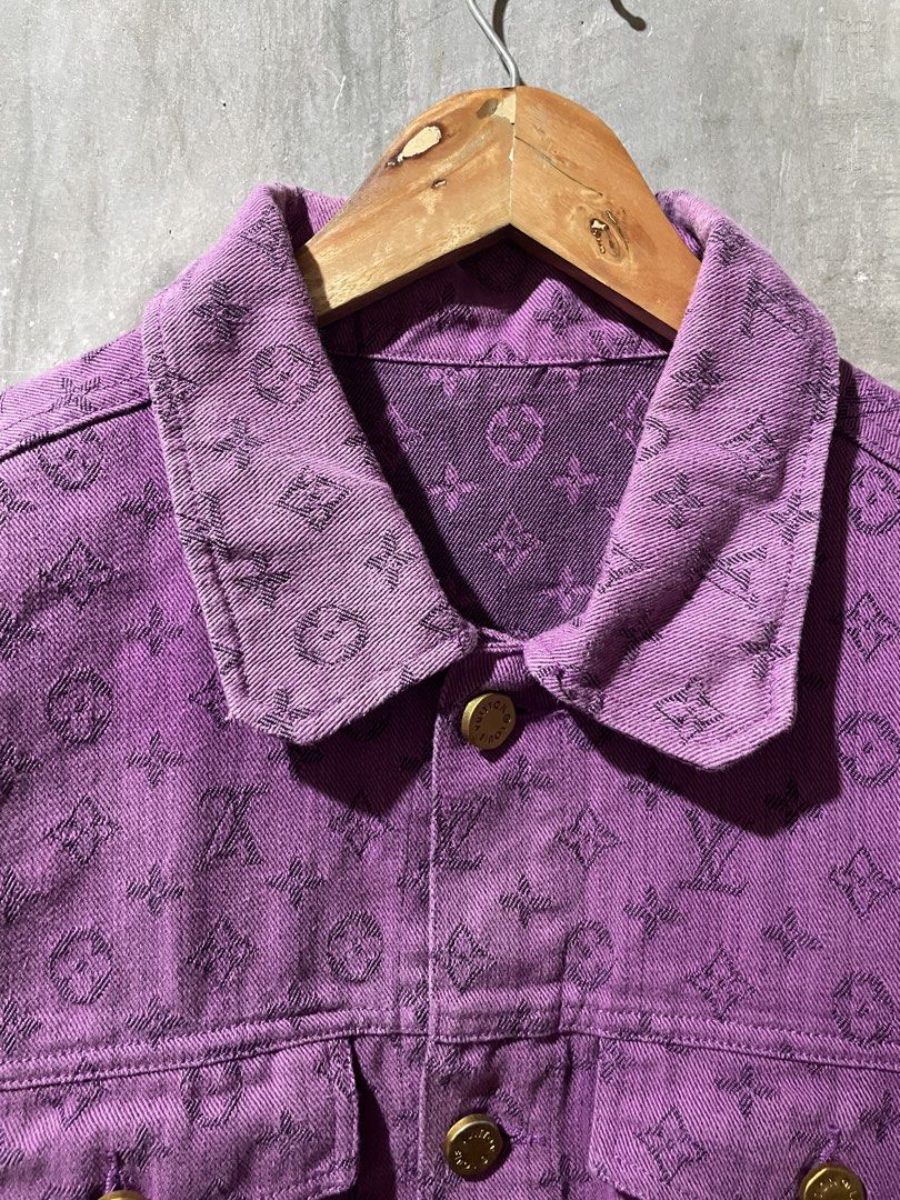 Louis Vuitton monogram jacket (Category: Luxury Apparel) located in Ilagan. Submitted by thrift2south (Listing ID 1470347154, Image 2). Description: Sign fadings 24/26.