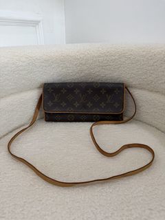 (Category: ) located in . Submitted by luxcollects (Listing ID 1470192253, Image 1). Description: .