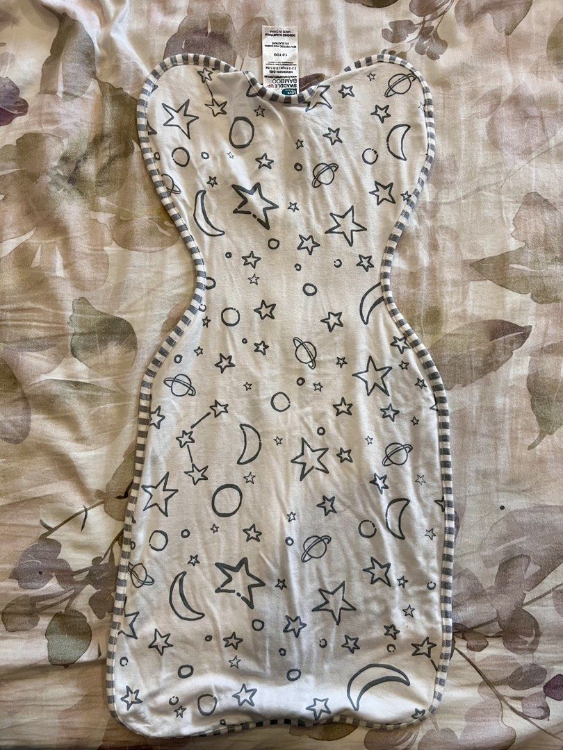 Love to Dream Swaddle (Category: Babies & Kids Fashion) located in Las Pinas. Submitted by preloved_jc54 (Listing ID 1470154864, Image 3). Description: •Legit Love to Dream Swaddle Up Bamboo • For New Born (2.2kgs - 3,8kgs/ 5lbs-8.5lbs •Material 95% Viscose (From Bamboo 🎋) 5% Elastine - very soft and mild •No Issues, no stains .