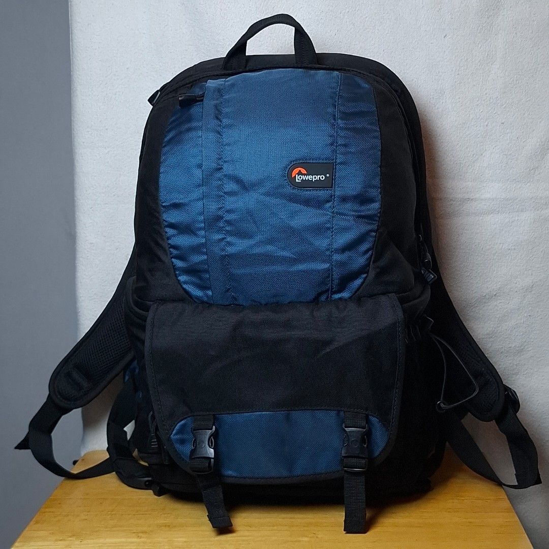 Lowepro Fastpack 250 Camera Backpack (Category: Camera Bags & Carriers) located in Baguio. Submitted by kathuu27 (Listing ID 1470239824, Image 1). Description: Lowepro Fastpack 250 Camera Bagpack No issue With dividers Baguio City Based (open for dropping/meet-up) Outside Baguio - Payment First Shipping +SF Courier: Jnt.