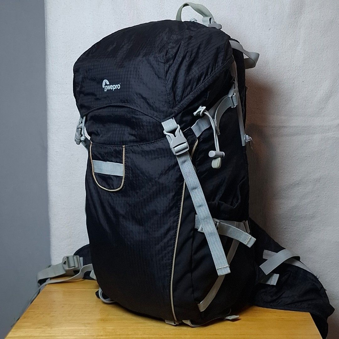 Lowepro PhotoSport 200 AW Backpack - BLACK (Category: Camera Bags & Carriers) located in Baguio. Submitted by kathuu27 (Listing ID 1470240418, Image 2). Description: Lowepro Photo Sport 200 AW Backpack - BLACK Good condition With rain cover With dividers With pole/ tripod holder Baguio City Based (open for dropping/meet-up) Outside Baguio - Payment First Shipping +SF Courier: Jnt.