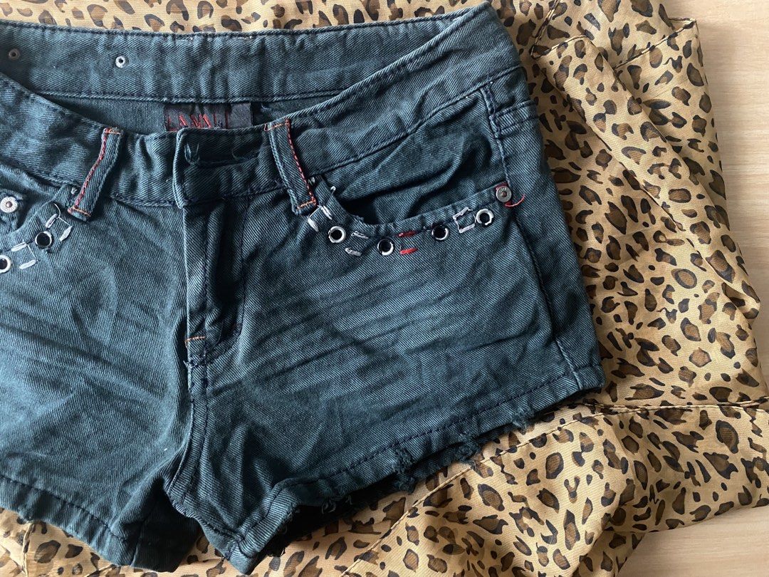 low-rise denim shorts (Category: Shorts) located in Manila. Submitted by lavernsloop (Listing ID 1470175858, Image 2). Description: size 27 | low rise hard denim | lenght 7 📩DM FOR MORE DEETS.