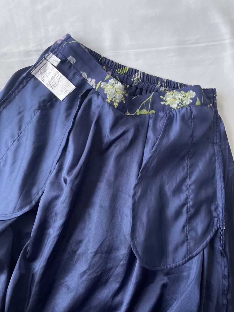 Lowrys Farm High-Low Floral Skirt (Category: Skirts) located in Subic. Submitted by sleevesandbottoms (Listing ID 1470316880, Image 3). Description: Lowrys Farm High-Low Floral Skirt ₱350 plus shipping fee Blue | Medium on tag 🚚J&T Olongapo City.