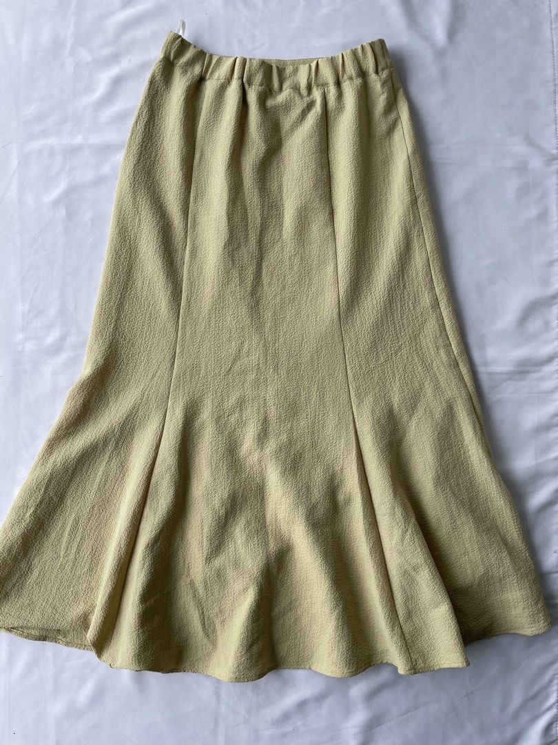 Lowrys Farm Long Flare Skirt (Category: Skirts) located in Subic. Submitted by sleevesandbottoms (Listing ID 1470317461, Image 2). Description: Lowrys Farm Long Flare Skirt ₱350 plus shipping fee Textured or Poco-Poco surface Light Yellow | Large on tag 🚚J&T Olongapo City .
