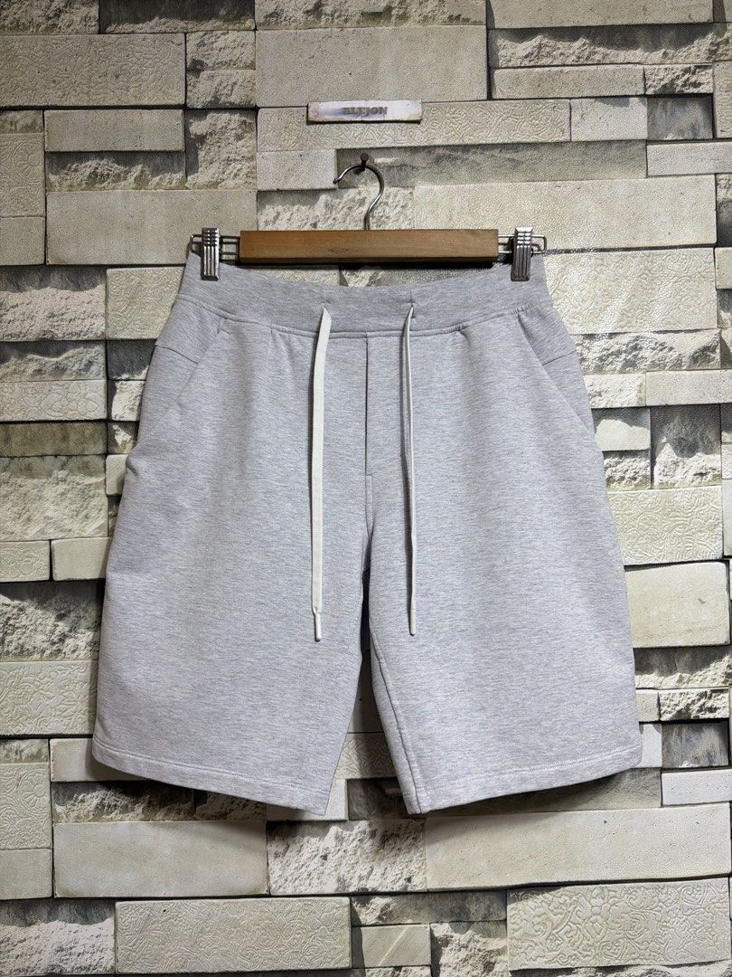 Lululemon City Sweat Short Grey Men's (Category: Shorts) located in Santa Rosa. Submitted by alejon007 (Listing ID 1470144347, Image 3). Description: Lululemon City Sweat Short Grey Men’s 100% Legit Excellent condition No issues Size small fit 30-32 x 18 length PRIC 9️⃣8️⃣0️⃣ Pm.