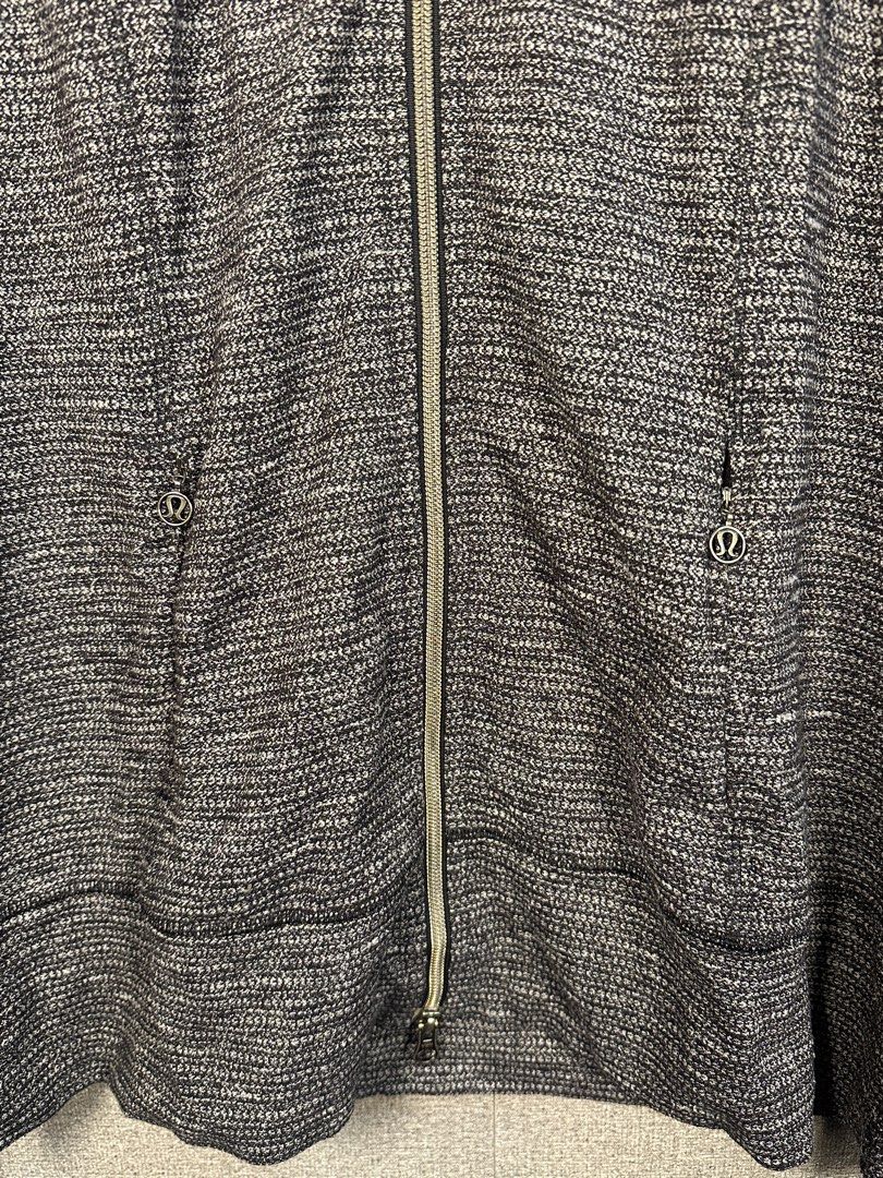 LULULEMON DAILY YOGA FULLZIP JACKET (Category: Coats, Jackets and Outerwear) located in Rizal. Submitted by jamesthrift (Listing ID 1470166797, Image 2). Description: LULULEMON FULLZIP JACKET Size : L Dimes: -width 20 -length 28 Condition: Excellent Color Rate: 9.5 Issue: none 🏷️499+sf.
