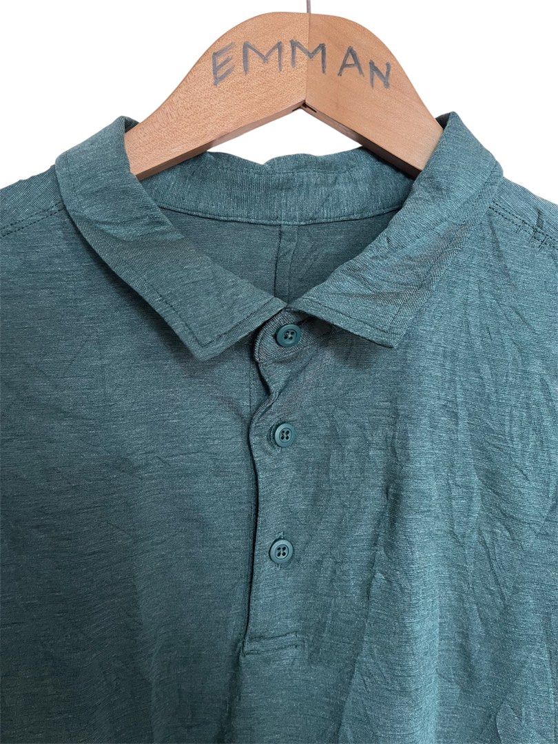 Lululemon Polo Shirt (Category: Tshirts & Polo Shirts ) located in Bacolod City. Submitted by eman_03 (Listing ID 1470152936, Image 3). Description: 📍Lululemon Polo Shirt Size Large 22w x 28L (stretchable) Excellent Condition No issue -Bacolod City, Negros Occidental 📥DM.