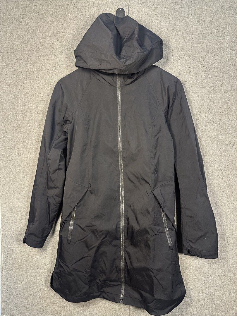 LULULEMON RAIN JACKET (Category: Coats, Jackets and Outerwear) located in Rizal. Submitted by jamesthrift (Listing ID 1470167199, Image 1). Description: LULULEMON RAIN JACKET Size : M Dimes: -width 17 -length 23 Condition: very good Color Rate: 9 Issue: glue leak on zipper 🏷️349+sf.