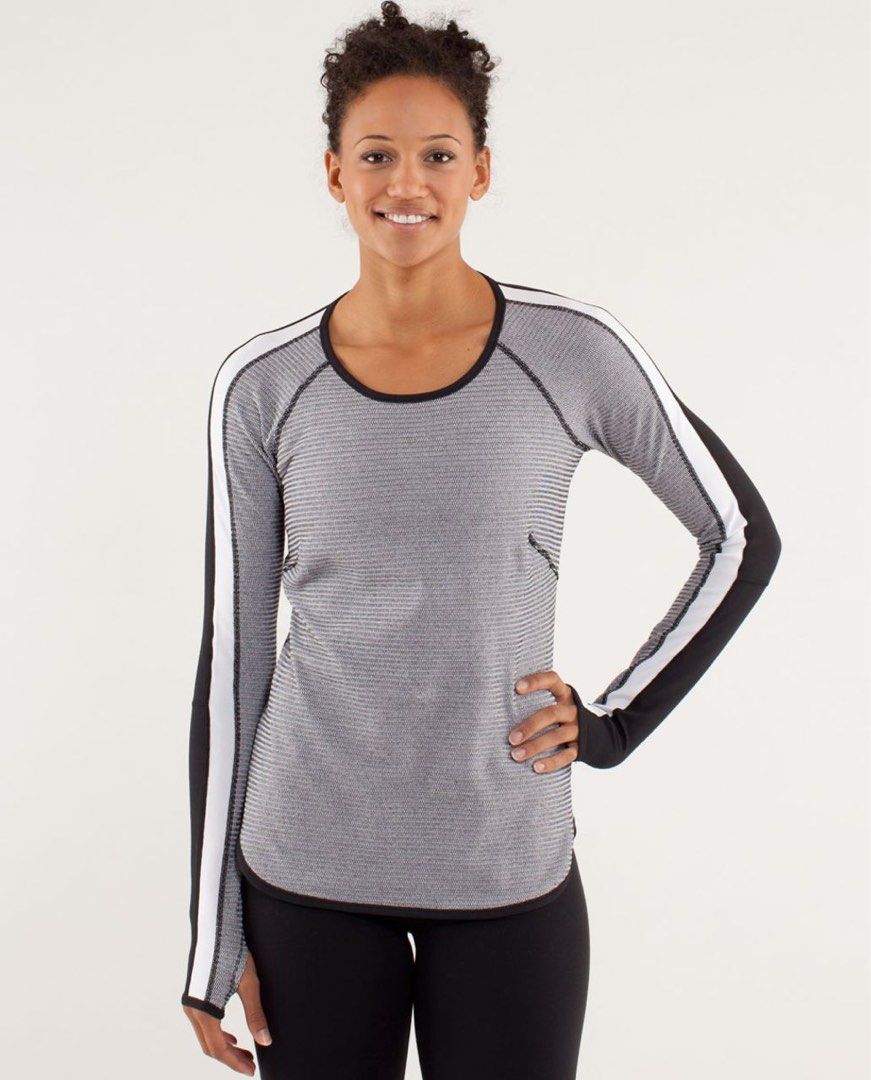 Lululemon Runder Under Long Sleeve (Reversible) (Category: Activewear) located in Los Banos. Submitted by darl.shop (Listing ID 1470266170, Image 3). Description: Reversible M-L.