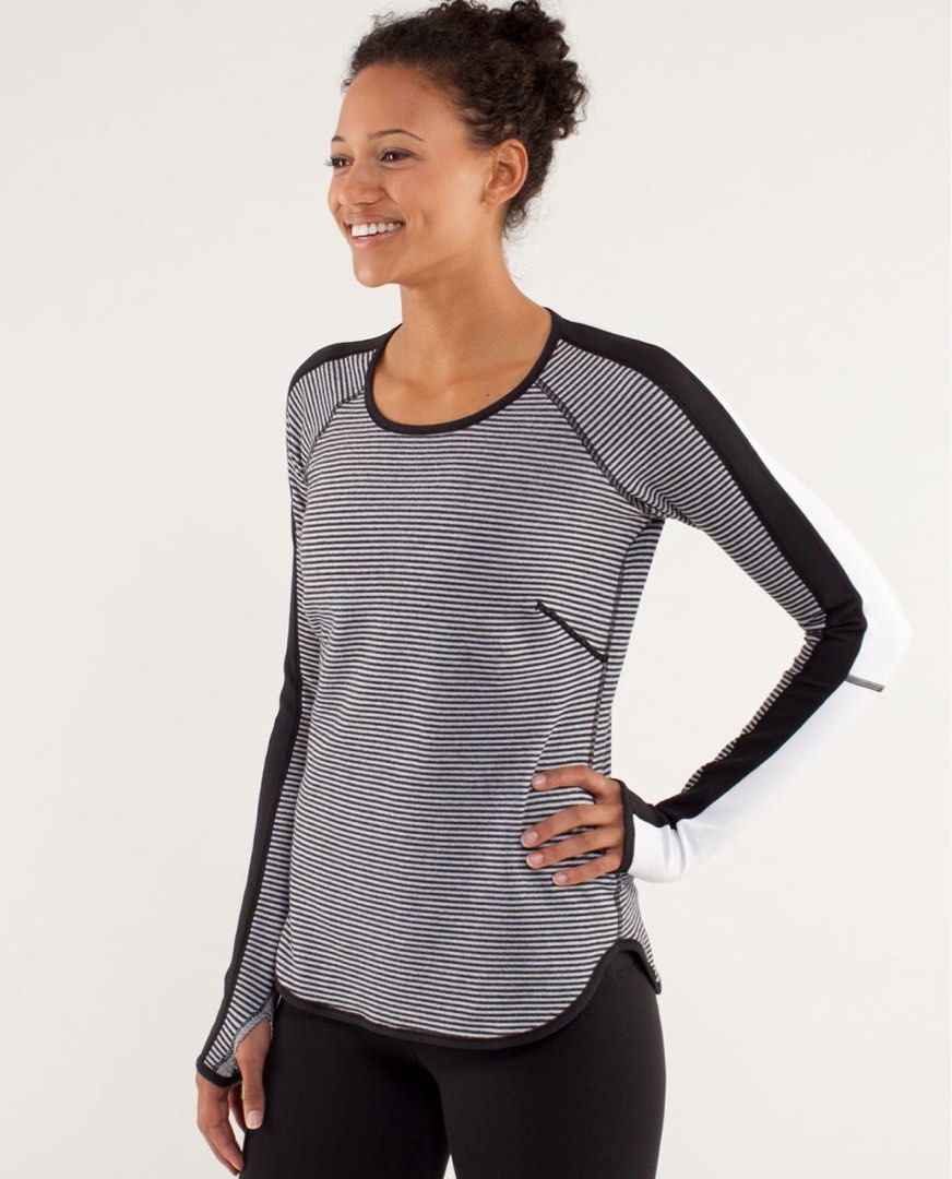 Lululemon Runder Under Long Sleeve (Reversible) (Category: Activewear) located in Los Banos. Submitted by darl.shop (Listing ID 1470266170, Image 2). Description: Reversible M-L.