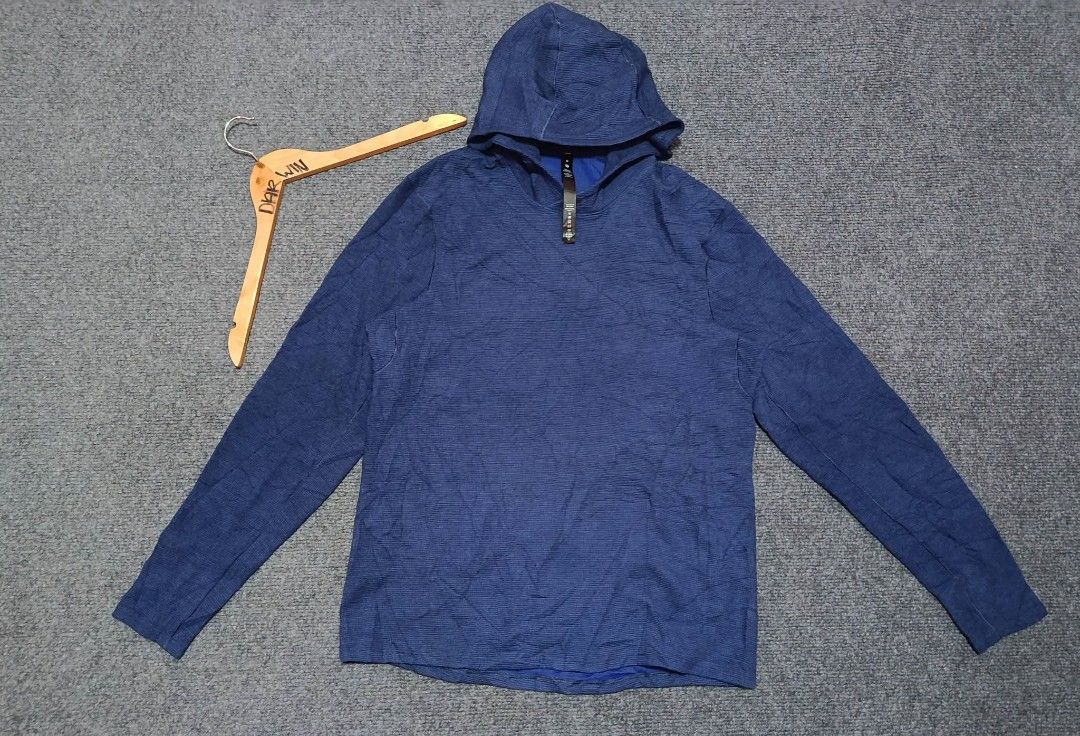 🏷️Lululemon Shift Stitch Men's Hoodie (Category: Activewear) located in Cebu City. Submitted by keenstone_24df15 (Listing ID 1470186174, Image 1). Description: 💯 Authentic 🏷️Lululemon Shift Stitch Men's Hoodie Size: Medium Width: 20.5 Length: F 26.5 / B 27.5 Colorate & Condition: 9.8 Out Of 10 Like New Condition No Issue 📌Mine: 1,500 ✈️Free Shipping 🏠Location: Cebu City 🚚Thru J&T (Door To Door).