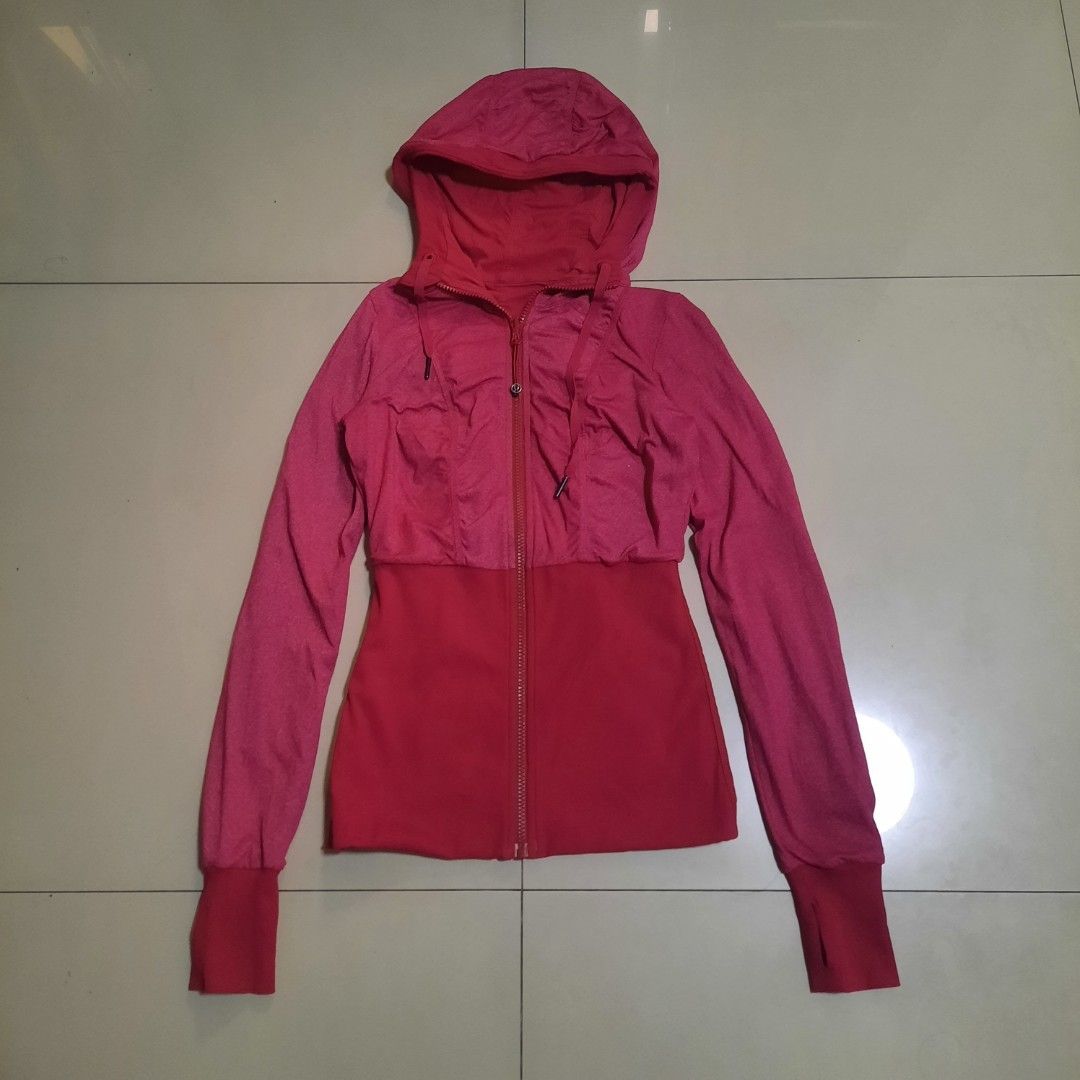 Lululemon Studio Reversible Jacket (Category: Coats, Jackets and Outerwear) located in Cebu City. Submitted by archivalia.me (Listing ID 1470262652, Image 2). Description: Lululemon Studio Reversible Jacket Dot 4 best fits Small Width 15 Length 22 Sleeve 27 Good as New No Issue Price dm + sf Loc: Cebu City.
