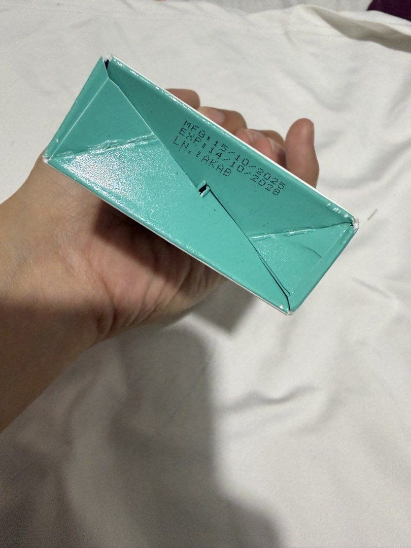 Luxe Organix Cloud Matte Soft Blurring Mineral Serum Sunscreen (Category: Face Care) located in Valenzuela. Submitted by cheaper_finds (Listing ID 1470152671, Image 3). Description: - Product: Luxe Organix Cloud Matte Soft Blurring Mineral Serum Sunscreen - Size: 40g (Brand New, Unopened Box) - Protection: SPF 50+ PA++++ - Key Ingredients: 2% Niacinamide, Beta-Glucan, Mugwort Leaf Extract - Finish: Natural matte, oil-controlling, zero white cast,