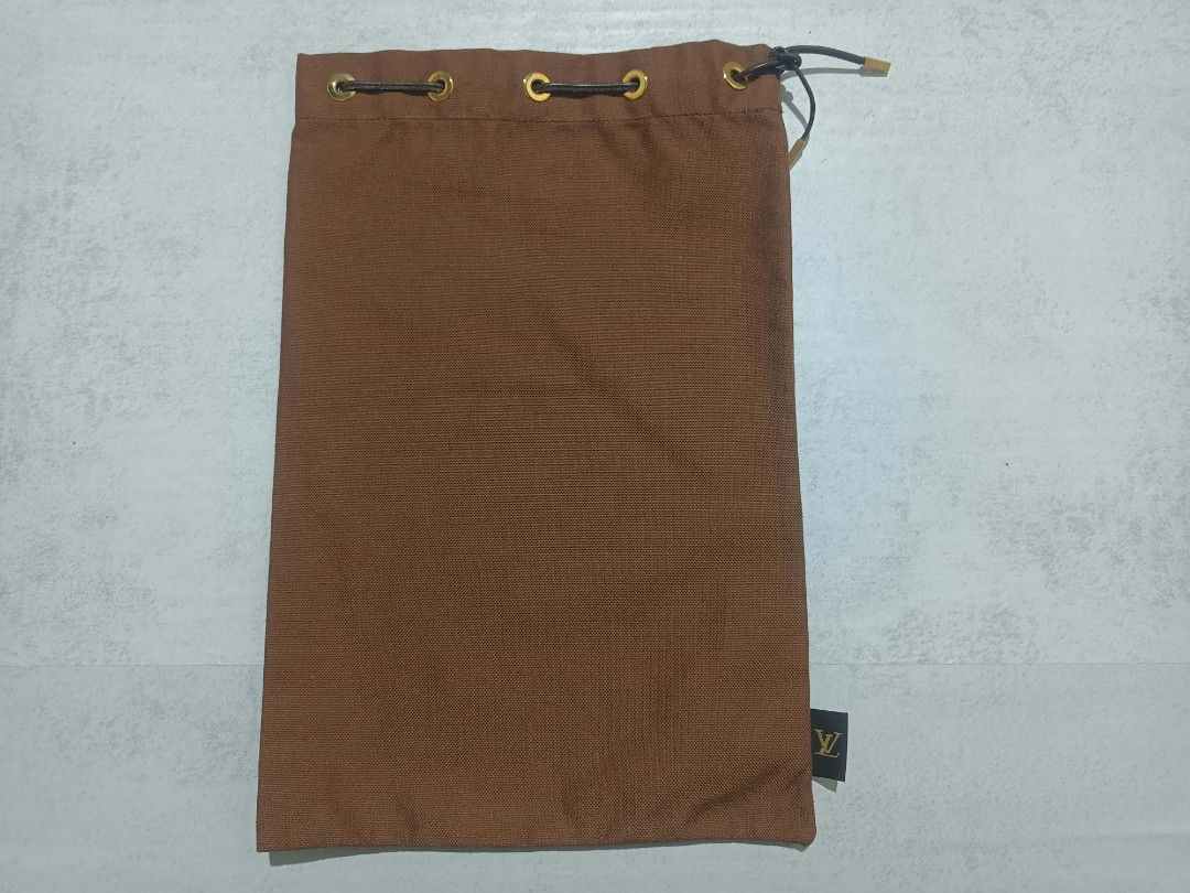 LV Brown Dust Bag (Category: Other Accessories) located in Davao. Submitted by lotispreloved (Listing ID 1470262617, Image 1). Description: .