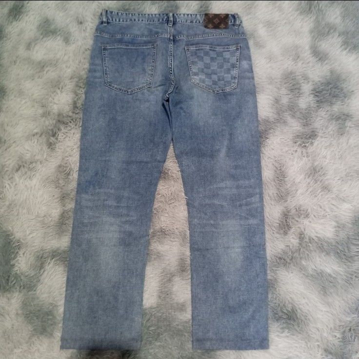 LV jeans w36 (Category: Activewear) located in Cebu City. Submitted by sukitriftshop474747 (Listing ID 1470152907, Image 1). Description: Excellent condition No issue W36 L39 Colorate 9/10 Off/legit.