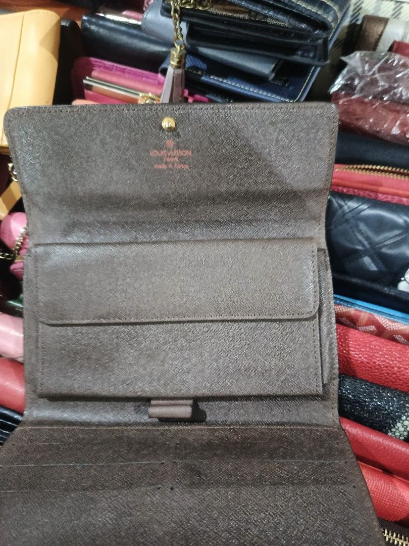 LV long wallet (Category: Luxury Bags & Wallets) located in Manticao. Submitted by jiachloeyana (Listing ID 1470319358, Image 3). Description: in good condition coded trifold long wallet flawless.