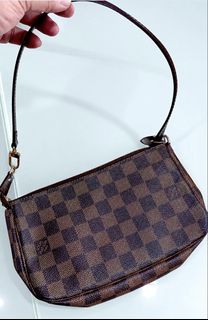 (Kategori: ) berada di . Dikirim oleh maisonvintage_bag (ID iklan 1470318298, Gambar 1). Deskripsi: .