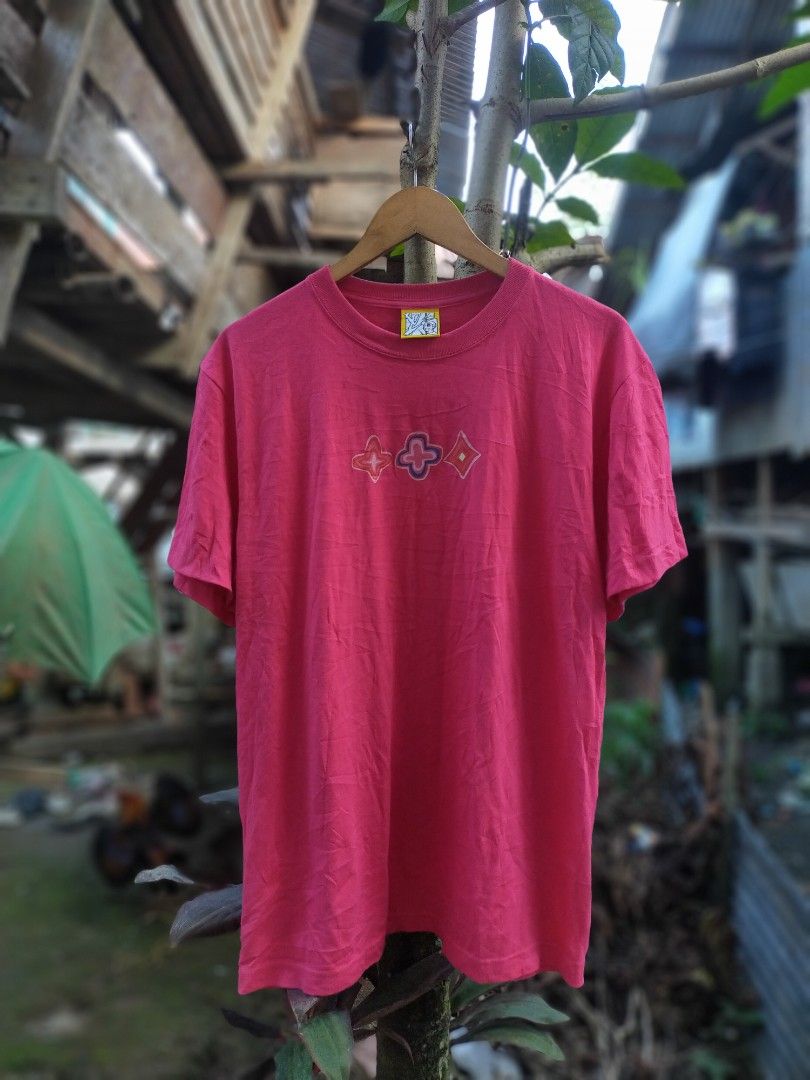 LV shirt (Category: Tshirts & Polo Shirts ) located in Cagwait. Submitted by roundsociety_ph (Listing ID 1470228319, Image 1). Description: size medium.
