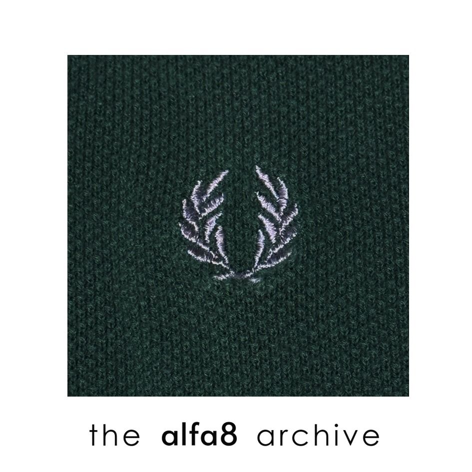 [M] FRED PERRY | Authentic Green Knit Polo Shirt (Category: Tshirts & Polo Shirts ) located in Imus. Submitted by thealfa8archive (Listing ID 1465747250, Image 3). Description: Flaw Note: has faint discoloration.