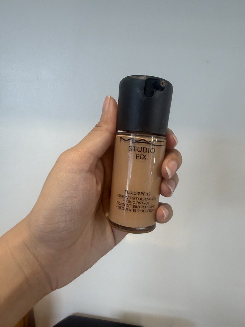 Mac foundation (Category: Makeup) located in Quezon City. Submitted by destashingmycloset (Listing ID 1470253093, Image 1). Description: .
