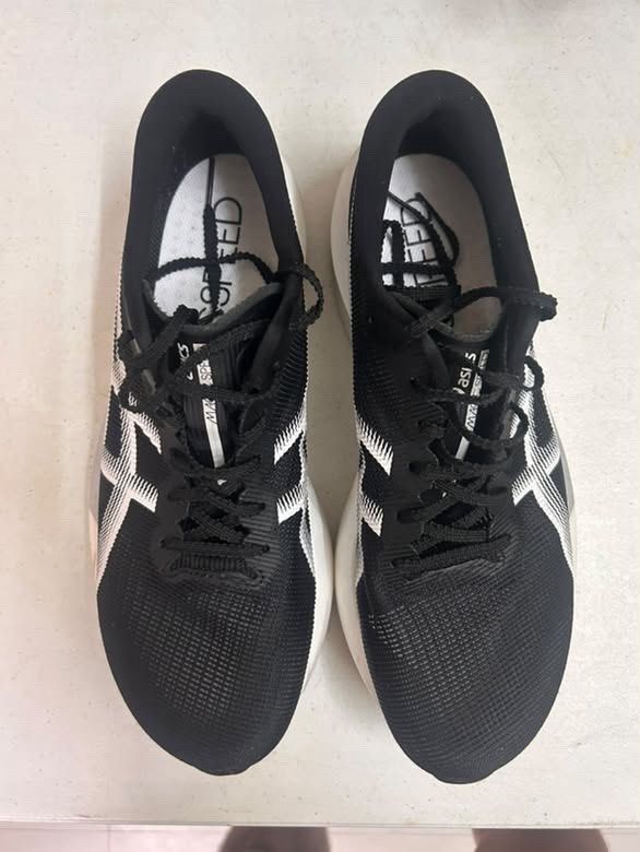 MAGIC SPEED 5 (Category: Activewear) located in Manila. Submitted by jzen42 (Listing ID 1470231945, Image 1). Description: 28km natakbo US size 9 black.