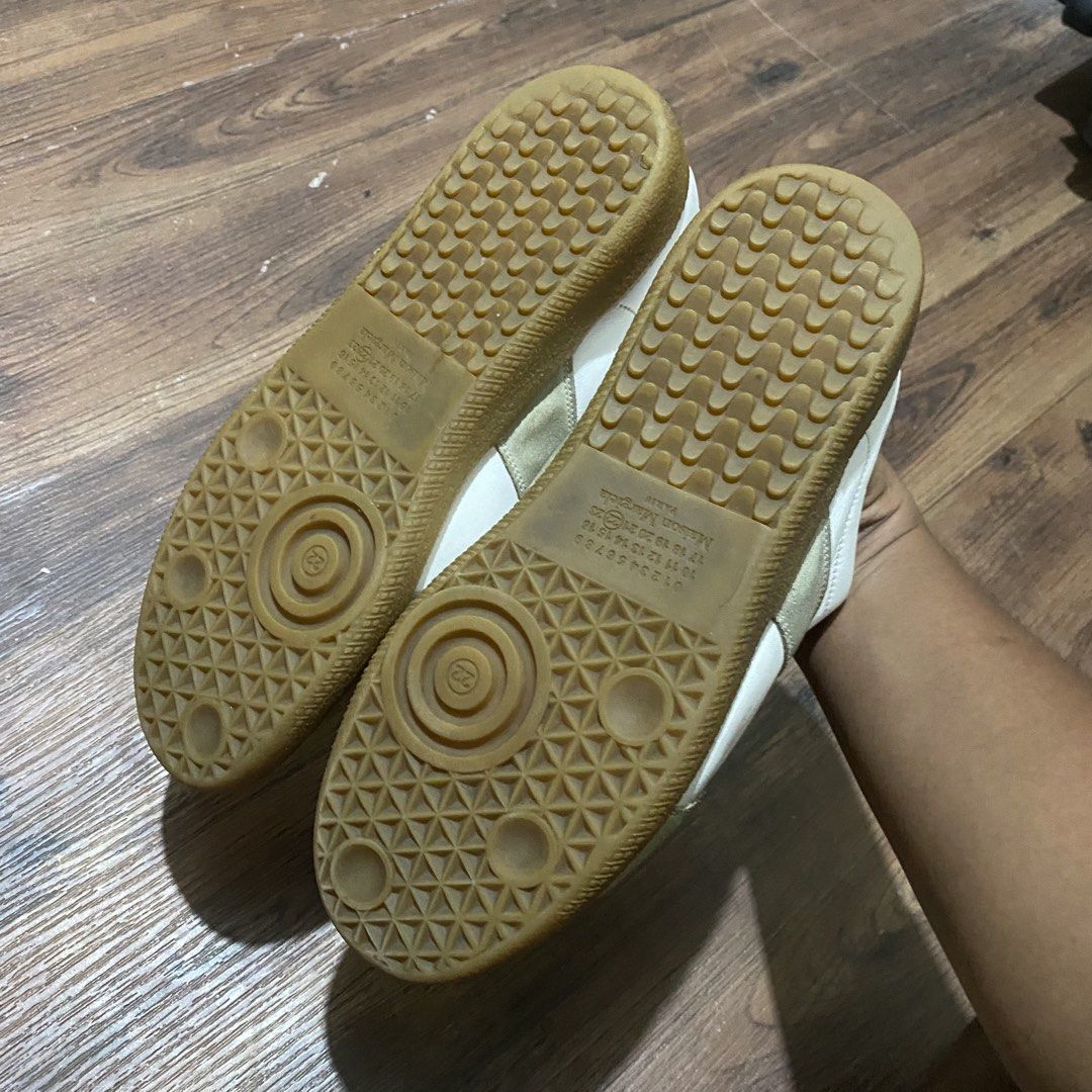 Maison Margiela Replica GAT Authentic (Category: Sneakers & Footwear) located in Cabanatuan. Submitted by elijahthriftv2 (Listing ID 1470225958, Image 3). Description: Authentic Best fit 8-8.5 Ganda pa po.