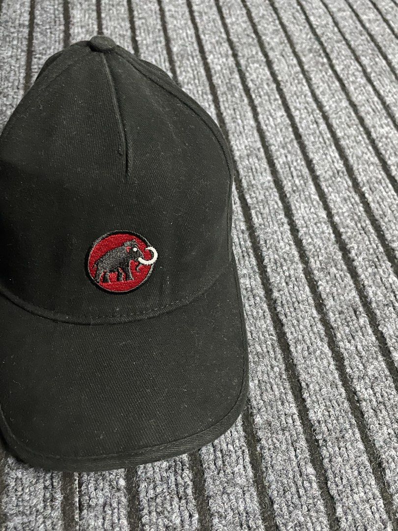 Mammut - Baseball Cap (Category: Caps & Hats) located in Puerto Princesa. Submitted by palawan.swagdealer (Listing ID 1470193494, Image 3). Description: Only flaw: Cut tags/label In excellent condition No major flaws or signs of use.
