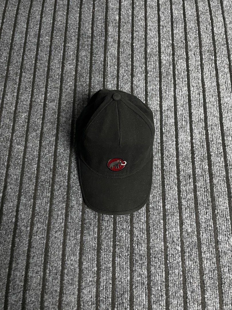 Mammut - Baseball Cap (Category: Caps & Hats) located in Puerto Princesa. Submitted by palawan.swagdealer (Listing ID 1470193494, Image 2). Description: Only flaw: Cut tags/label In excellent condition No major flaws or signs of use.