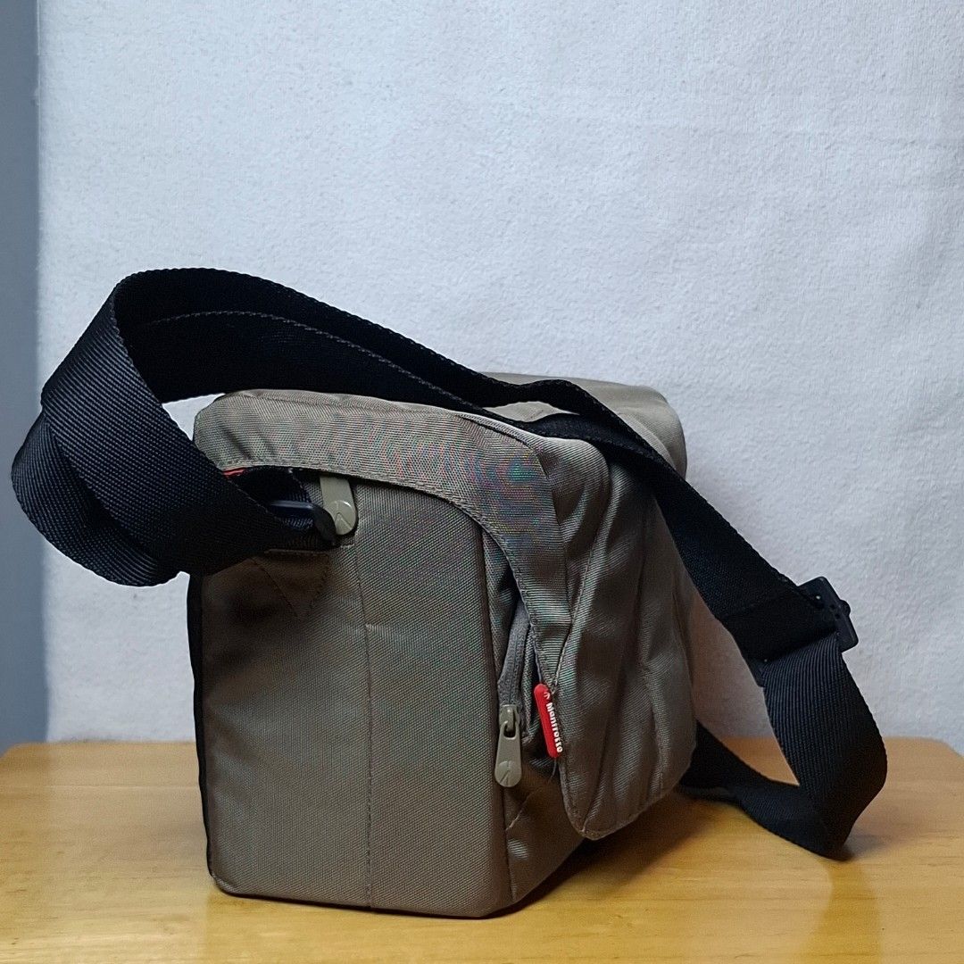 Manfrotto Bella VI Camera Sling Bag (Category: Camera Bags & Carriers) located in Baguio. Submitted by kathuu27 (Listing ID 1470223117, Image 3). Description: Manfrotto Bella VI Camera Sling Bag Adjustable divider 10.9 x 8.2 x 6.4" Excellent condition Baguio City Based (open for dropping/meet-up) Outside Baguio - Payment First Shipping +SF Courier: Jnt.