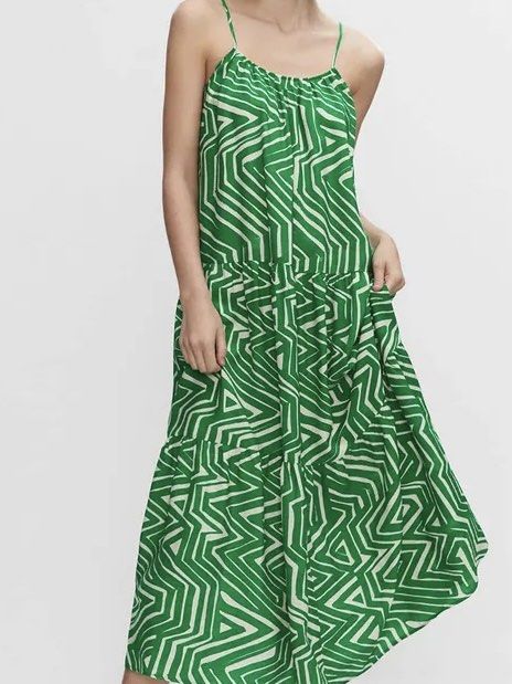 Mango Printed Maxi Dress (Category: Dresses) located in Manila. Submitted by diane.preloved0328 (Listing ID 1470294136, Image 1). Description: Mango Printed Maxi Dress - Green Size: XS Fits XS - S .