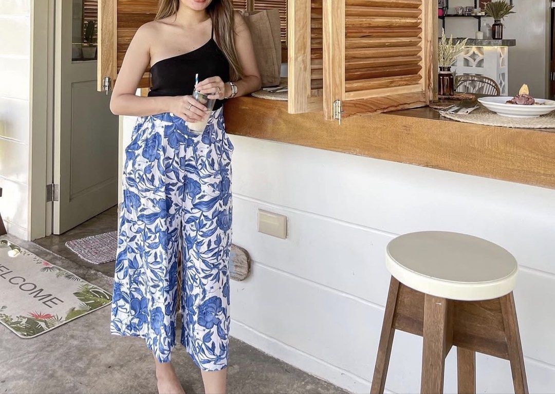 Mango top (Category: Sleeveless) located in Davao. Submitted by twogirlsapparel (Listing ID 1470304400, Image 3). Description: .