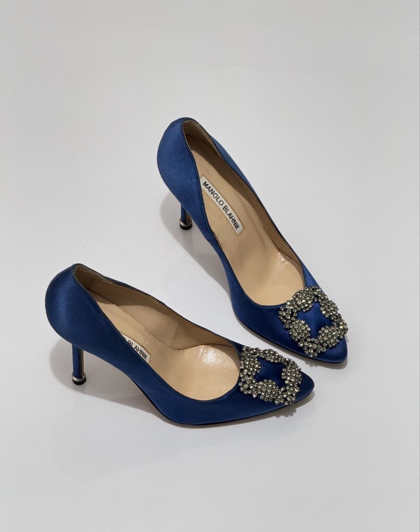 Manolo Blahnik hangisi (Category: Heels) located in Quezon City. Submitted by byuklph (Listing ID 1470322045, Image 3). Description: Authentic💯size35.5🦋 Excellent condition no inclusion .