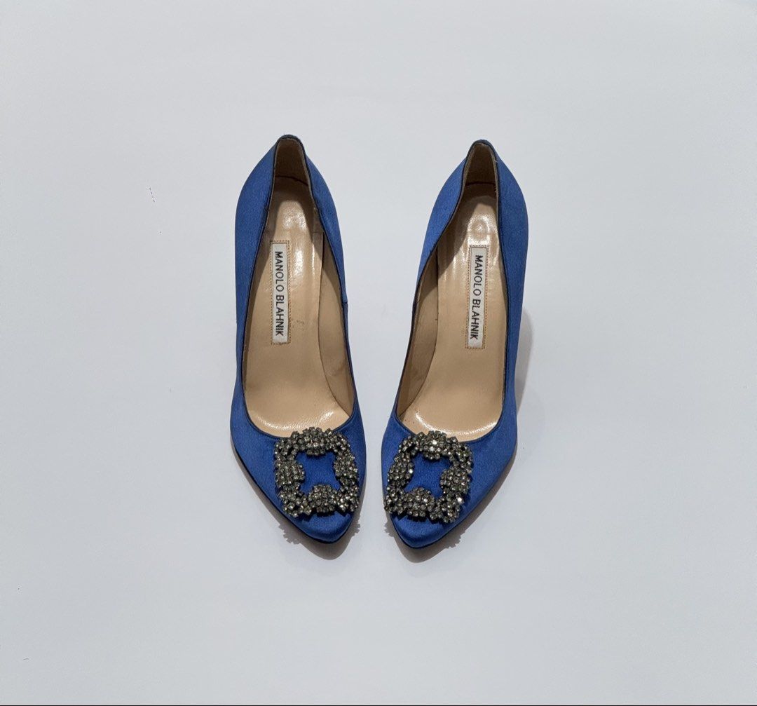 Manolo Blahnik hangisi (Category: Heels) located in Quezon City. Submitted by byuklph (Listing ID 1470322045, Image 2). Description: Authentic💯size35.5🦋 Excellent condition no inclusion .