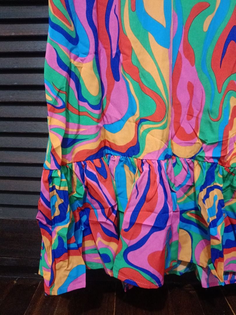 Marbled Print Ruffle Dress (Category: Dresses) located in Manila. Submitted by byjrb (Listing ID 1470199275, Image 3). Description: Medium On Tag.